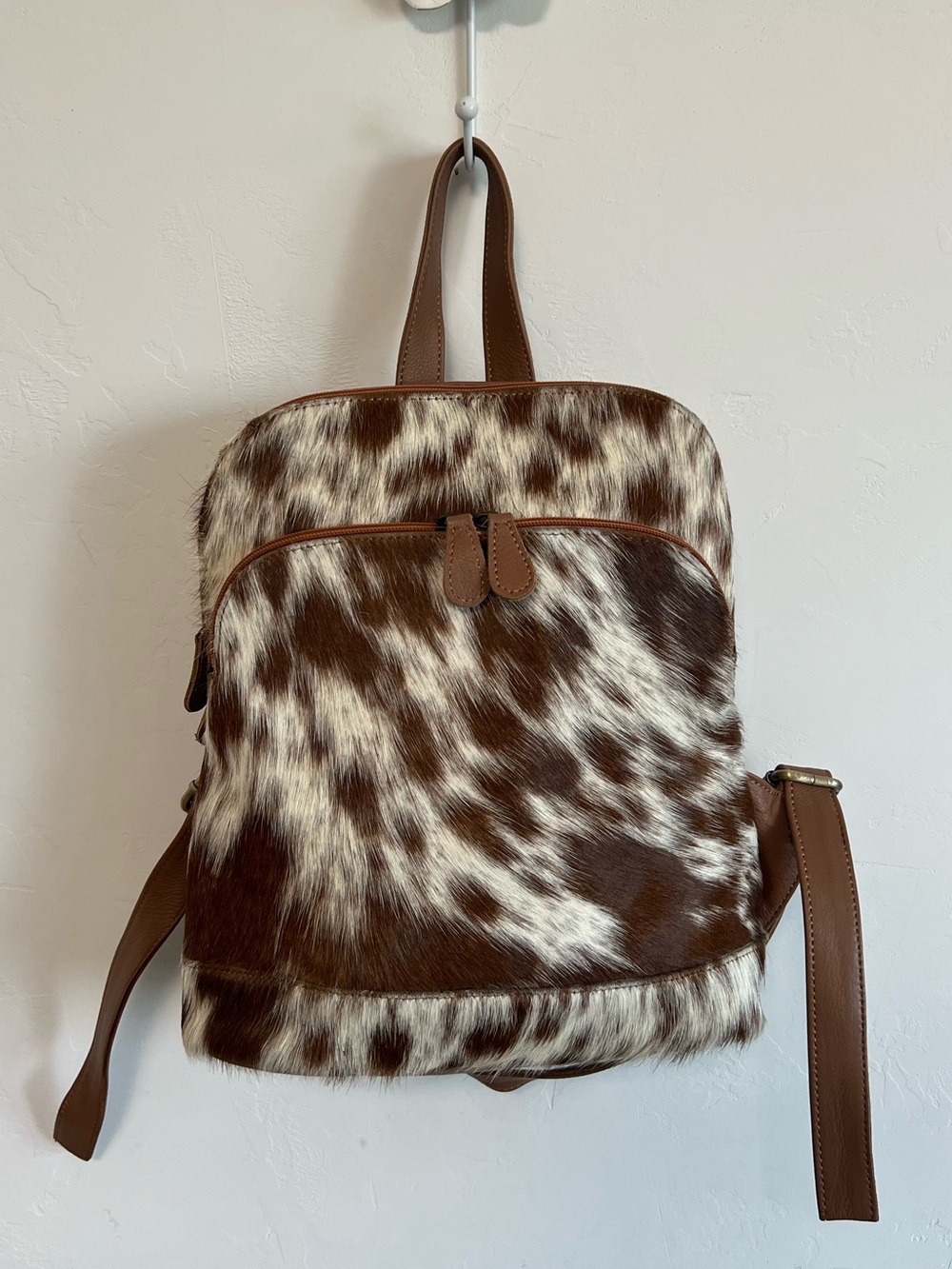 Small Cowhide Leather Backpack | Western Boho Tan Brown White Boutique Bag NWT - Picture 3 of 10